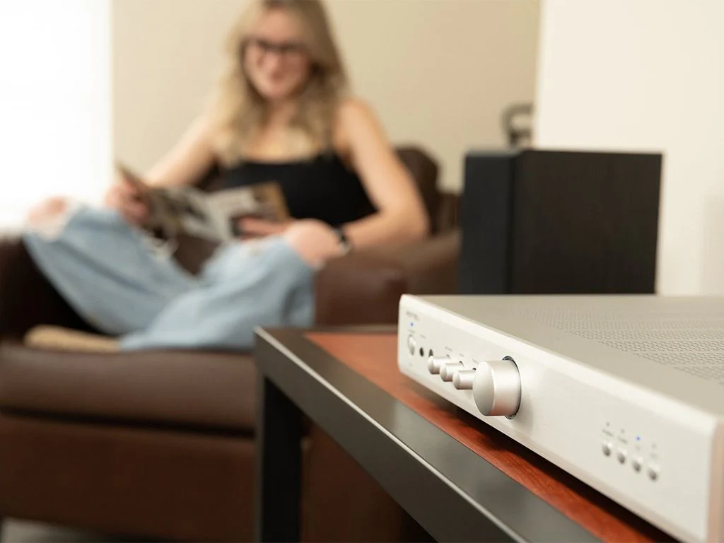 Rotel A8 zilver Stereo versterker met Phono voorversterker ingebouwd - Image 4